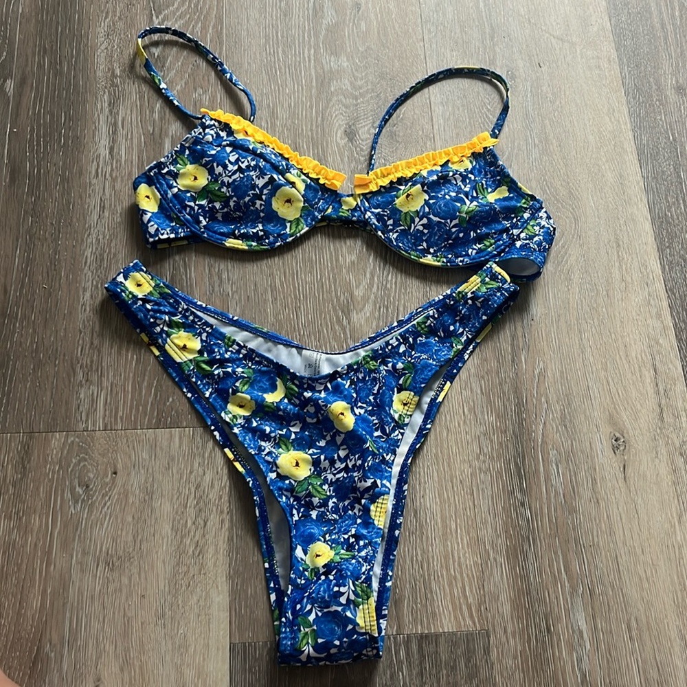 Shein bathing suit: Small, unworn